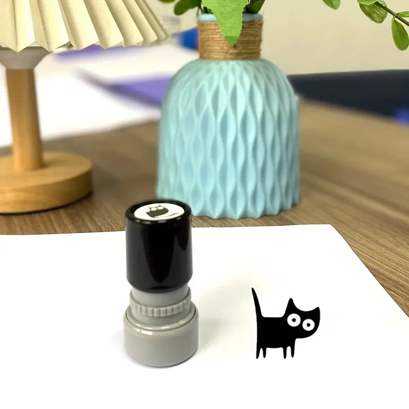 Adorable Tilted Neck Black Cat - Art Craft Cat recension och pris